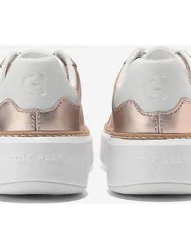 Zapatillas deportivas de mujer confeccionadas en cuero ligero - Cole Haan - FashionsVida