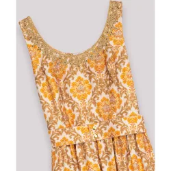 Vestido largo sin mangas con bordado floral en el pecho
