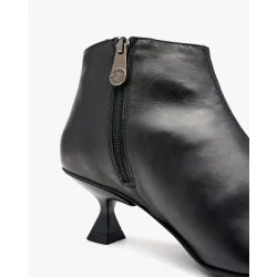 Botines de mujer con tacón y cremallera lateral