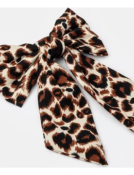 Lazada muy grande picos animal print con pasador - Siena - FashionsVida