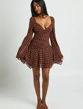 Womens Polka Dot Ruched Sweetheart Pleated Skater Dress - Brown - Boohoo - FashionsVida