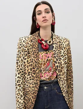 Blazer de mujer entallada animal print - Lola Casademunt - FashionsVida