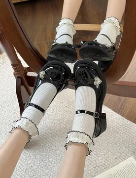 Par de zapatos Mary Jane negros con lazo & decoración de corazón, diseño de hebilla, de moda & versátiles, nuevo estilo escolar primavera/otoño 2 - Shein - FashionsVida