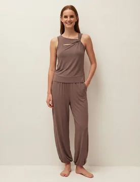 Pantalón ancho de mujer tipo bombacho con goma en la cintura - System Action - FashionsVida