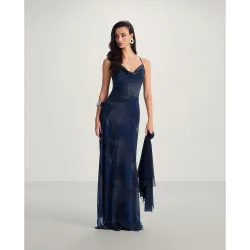 Vestido largo con escote fluido y espalda decubierta