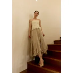 Falda midi de mujer atemporal y elegante