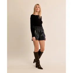 Short de mujer corto efecto cuero
