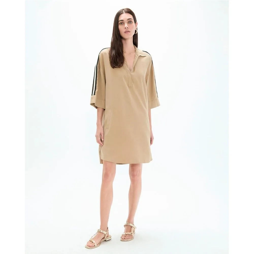 Vestido corto camisero con escote abierto - Lola Casademunt - FashionsVida