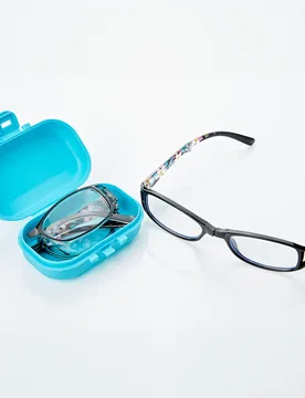 Faltbare Lesebrille inkl. Etui, 3 Dioptrien - 3Pagen - FashionsVida