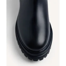 Botines básicos de mujer de piel con detalle de tachas