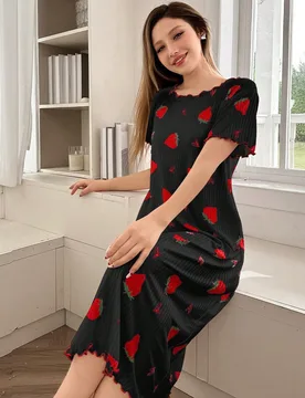 Camisón casual de mujer con cuello redondo, estampado de fresa en forma de corazón y manga corta, Moo Moo M - Shein - FashionsVida