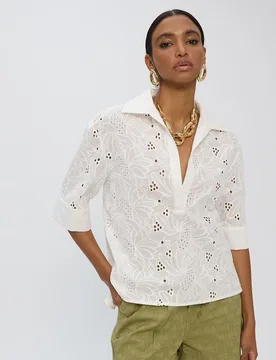 Blusa de mujer bordada con escote de pico abierto - Lola Casademunt - FashionsVida