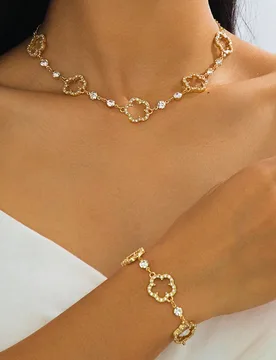 Pieza Collar con colgante de trébol hueco dorado, romántico, delicado, lujoso, de alta gama, dulce y con suerte; 1 pieza Conjunto de joyas de pulser - Shein - FashionsVida