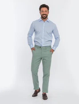Pantalón chino de hombre regular en - Wickett Jones - FashionsVida