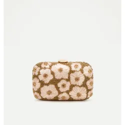 Bolso clutch de rafia con flores