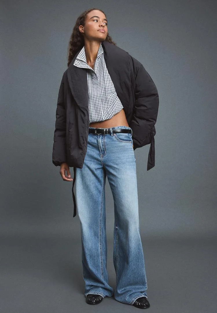 Wattierte Pufferjacke mit Rollkragen und Gürtel Schwarz XL - Stradivarius - FashionsVida