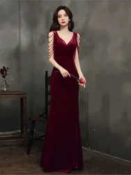 A red fishtail dress for the tassel banquet light luxury and niche toasting host