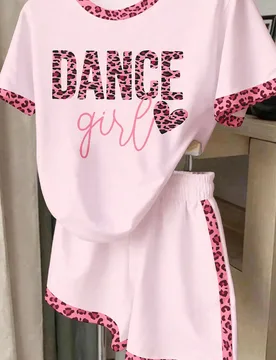 Conjunto de estilo lindo Y2K para niñas con estampado de leopardo rosa y parches, camiseta de manga corta con estampado de letra de baile y pantalone - Shein - FashionsVida