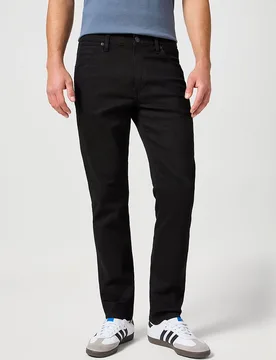 Vaquero de hombre LARSTON de corte slim en color - Wrangler - FashionsVida