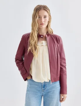 Chaqueta biker corta sin cuello en cuero estructurado - Boss - FashionsVida