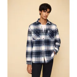 Sobre camisa de hombre cuadros