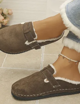 Pantuflas tipo mule para mujer con puntera cerrada y hebilla, cómodas y suaves con forro de piel sintética, pantuflas diarias para otoño/invierno e - Shein - FashionsVida