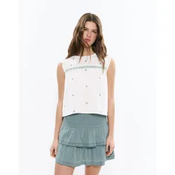 Blusa de mujer dobletela bordados