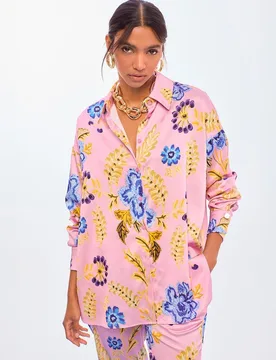 Camisa de mujer oversize en tejido satinado print flores - Lola Casademunt - FashionsVida