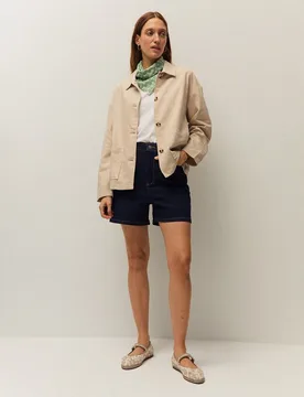 Short vaquero de mujer con bolsillos y cierre con botón y cremallera - System Action - FashionsVida