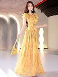 A new design sense printed dress set of two-piece irregularly patterned ruffled top and wide-swing pants