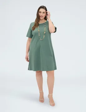 Vestido corto línea a cuello redondo con ribete en contraste y mangas cortas - Fiorella Rubino - FashionsVida