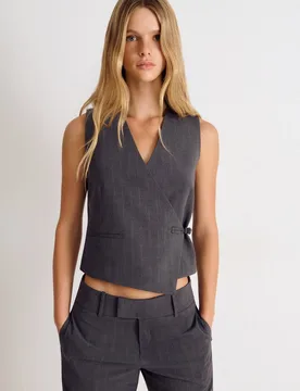 Top de mujer tipo chaleco cruzado - Brownie - FashionsVida
