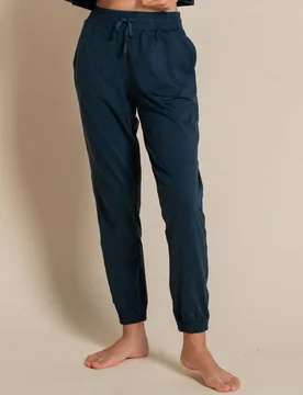 Reset Slim Fit Joggers Navy female - Girlfriend Collective - FashionsVida