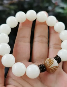 Mm white Bodhi root round beads paired with a lotus bracelet, suitable for both men and women as jewelry - Aliexpress - FashionsVida
