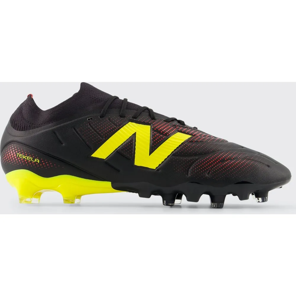 Botas de Fúbol de Hombre Tekela v5 Team Low FG - New Balance - FashionsVida