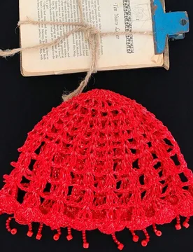Pieza Gorro de punto estilo bohemio con borlas para mujer, gorro de ganchillo hecho a mano con diseño hueco, gorro de punto de moda lindo, adecuado p - Shein - FashionsVida