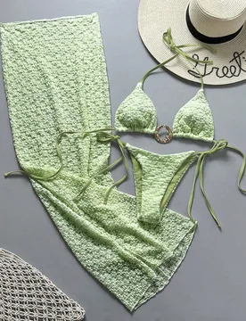 Conjunto de traje de baño sexy para mujer de 3 piezas para vacaciones de primavera/verano, top de bikini triángulo halter con tela texturizada flora - Shein - FashionsVida