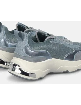 Zapatillas deportivas de mujer de piel con detalles metálicos y cierre de cordones - Alma en Pena - FashionsVida