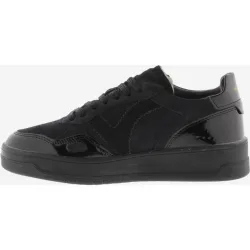 Zapatillas deportivas de mujer de serraje con piezas de charol al tono