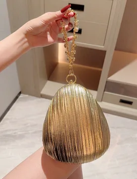 Bolso de Noche Moonlit Eve Dorado Brillante Plisado Mini con Forma de Fresa, Bolso de Mano de Noche con Diseño de Hebilla de Doble Perla de Metal Pre - Shein - FashionsVida
