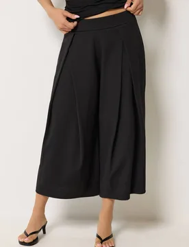 Women's Petite Pleated Cropped Wide Leg Trousers in Black Size: 6 - Black - Size: 6 - PixieGirl - FashionsVida