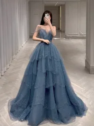 Luxurious design for toasting banquets and elegant art examination dress