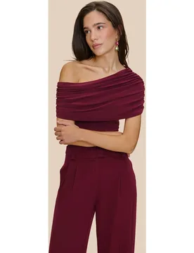 Top de mujer con escote asimétrico drapeado - MIPHAI - FashionsVida