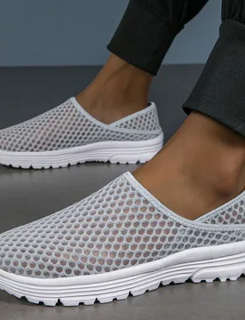 Zapatillas slip-on transpirables de malla gris para hombre, zapatos casuales ligeros sin talón tipo mula, zapatos unisex versátiles para la pareja p - Shein - FashionsVida