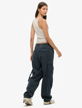 Superdry Damen Parachute Grip Hose Marineblau - Größe: 32/32 - 89.99 - FashionsVida