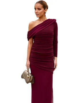 Vestido largo con escote bardot y hombro descubierto - MIPHAI - FashionsVida
