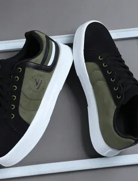 Zapatillas de skate de unicolor para hombre, cómodas, antideslizantes, casuales con cordones y suela gruesa, zapatillas deportivas EUR45 - Shein - FashionsVida