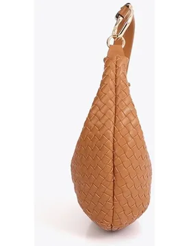 Bandolera de mujer media luna con textura trenzada - Lola Casademunt - FashionsVida