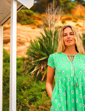Women's Woodblock Floral Knee Length Dress in Green Size: 8 - Green - Size: 8 - Brakeburn - FashionsVida
