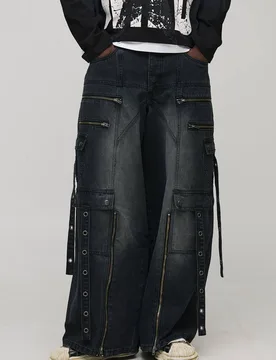 Herren Super Baggy Jeans Hosen mit Riemen-Details und Cargo-Taschen in Washed-Optik Washed Black Größe 34R - boohooMAN - FashionsVida